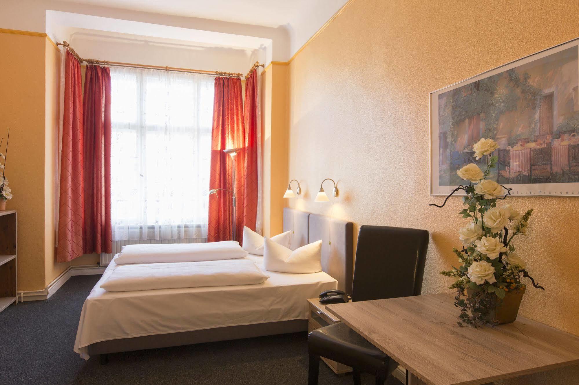 Hotel am Hermannplatz Berlijn Buitenkant foto
