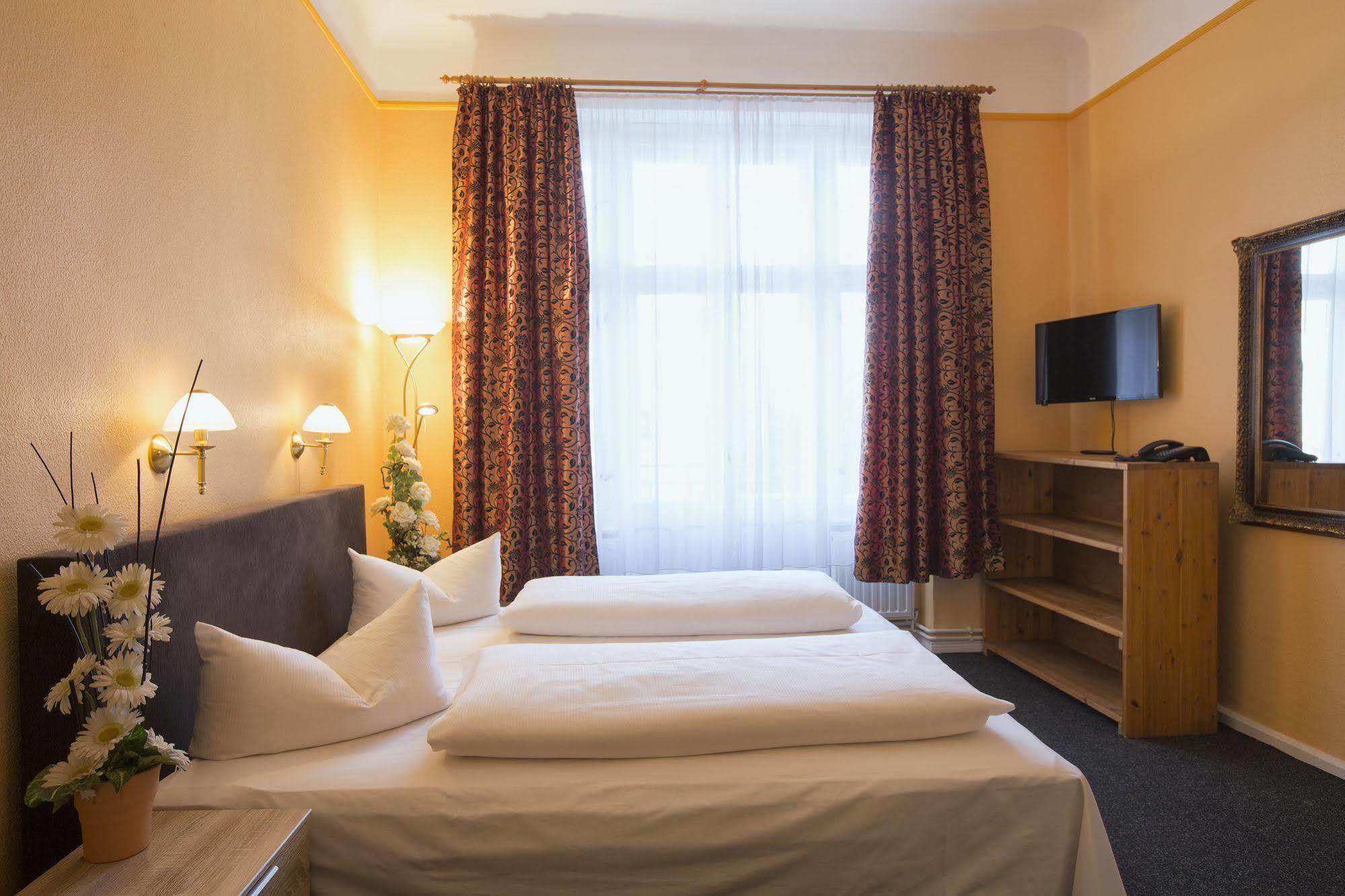 Hotel am Hermannplatz Berlijn Buitenkant foto