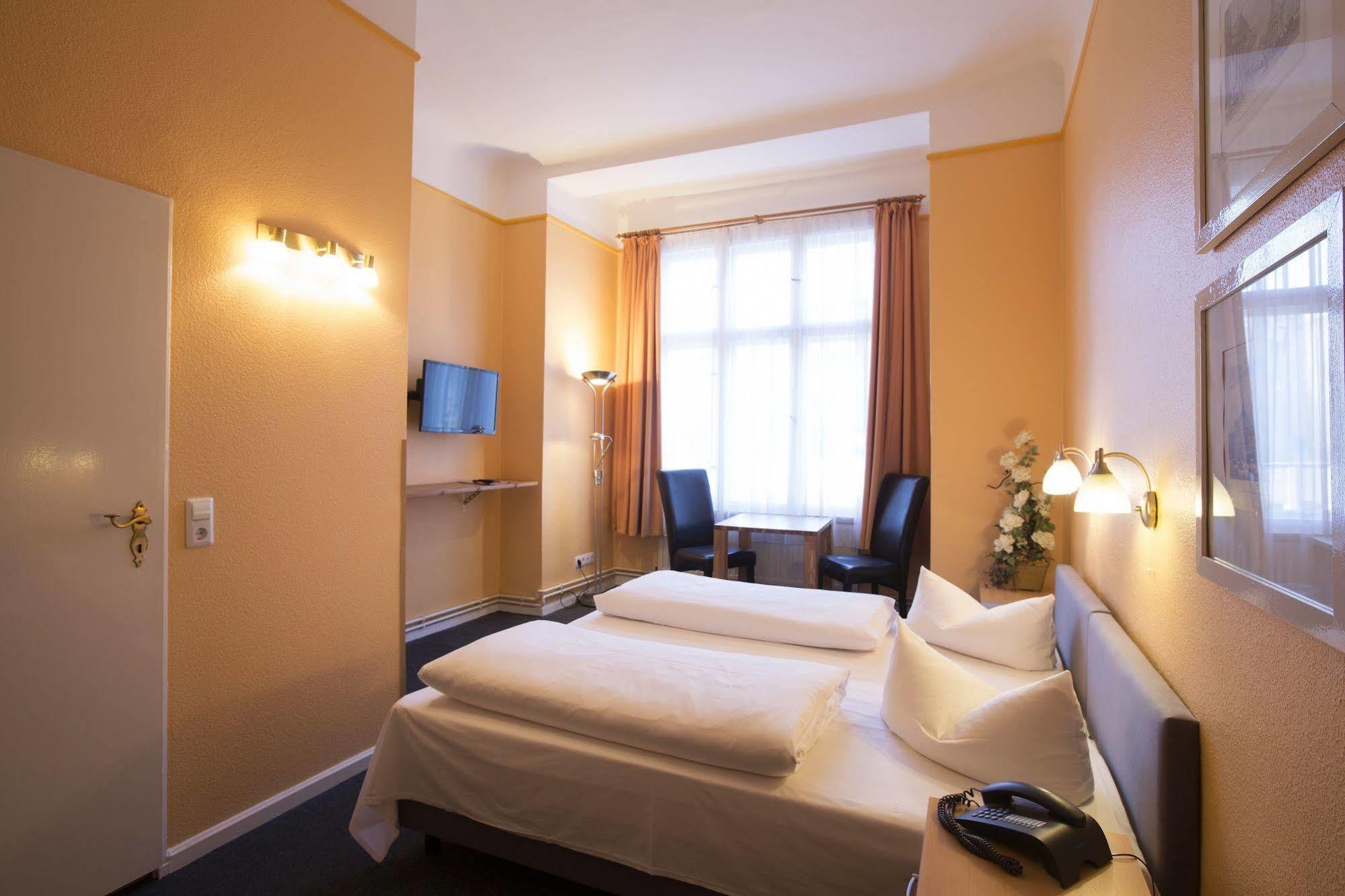 Hotel am Hermannplatz Berlijn Buitenkant foto