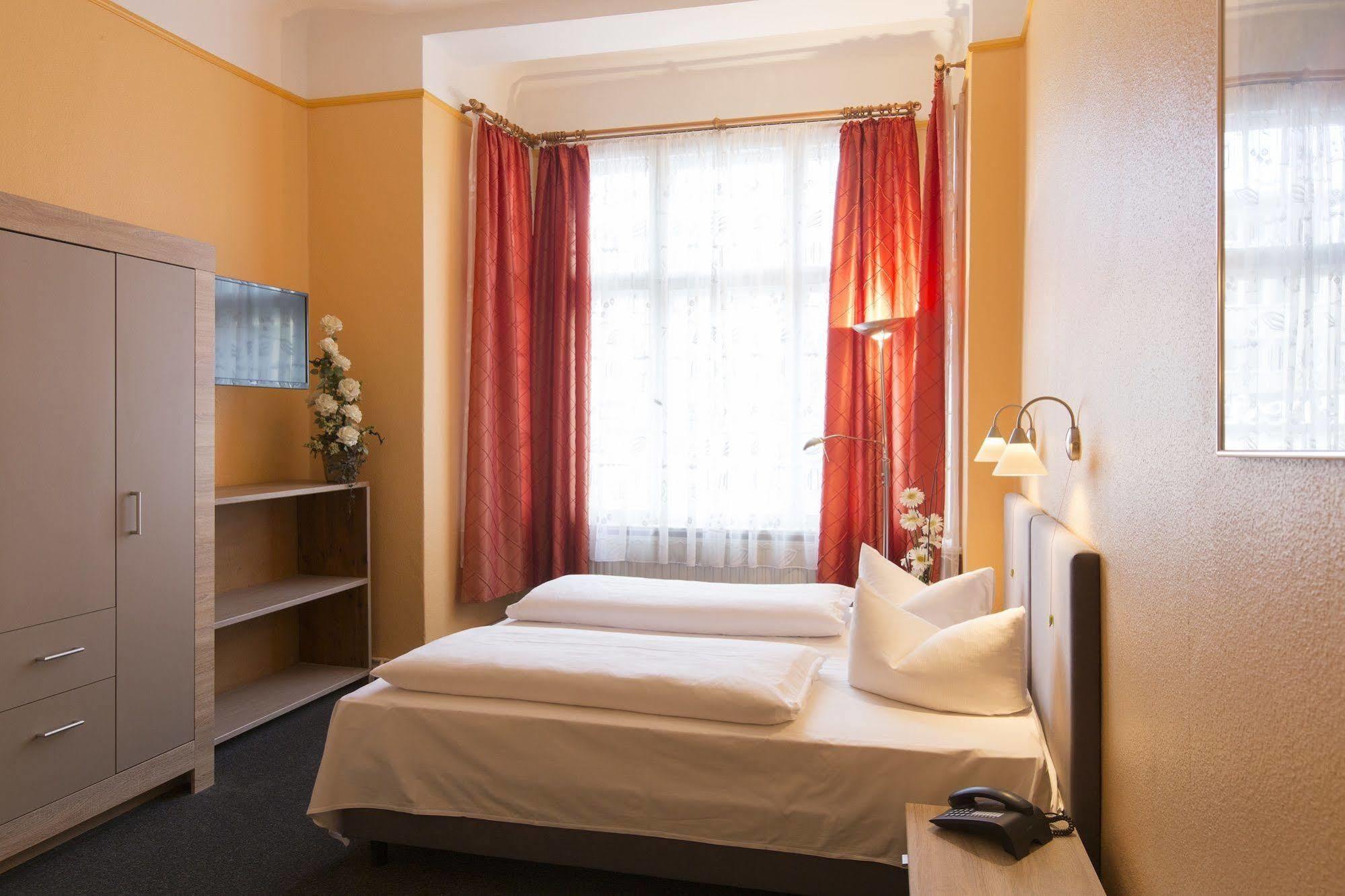 Hotel am Hermannplatz Berlijn Buitenkant foto