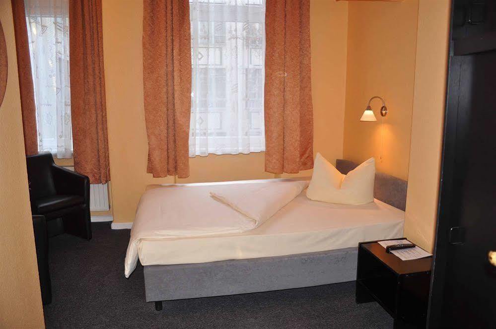 Hotel am Hermannplatz Berlijn Buitenkant foto